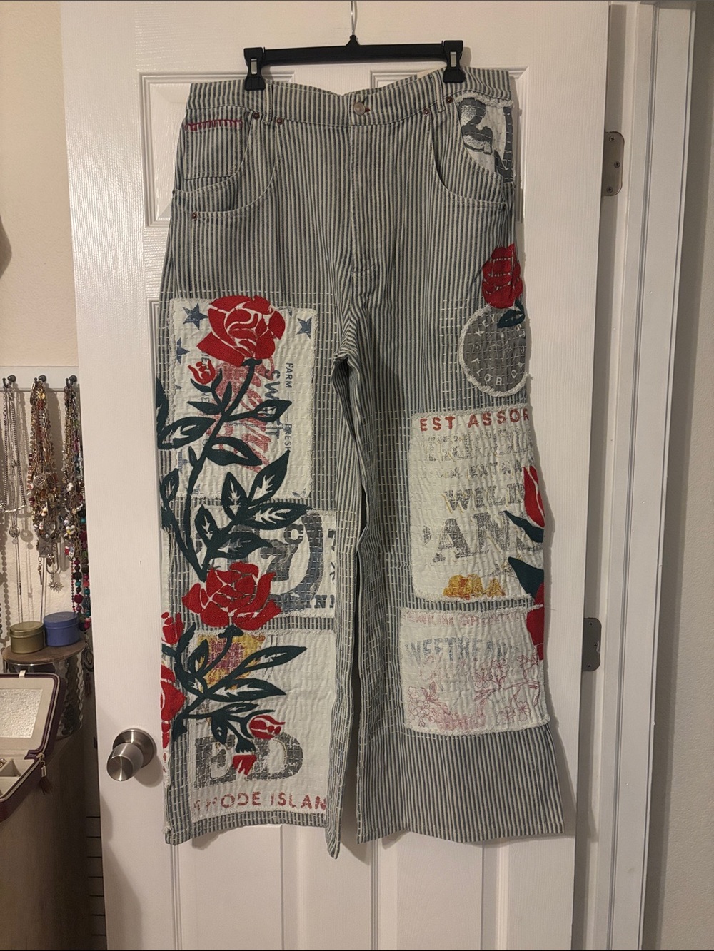 We The Free Lost and Found Boyfriend Jeans- Size 32- NWT - Picture 6 of 12